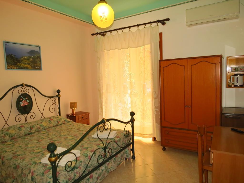 Casa Vittorio B&B Lipari  Oda fotoğraf